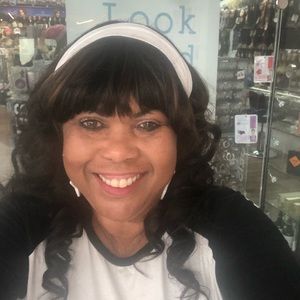 Meet your Posher, Gloria